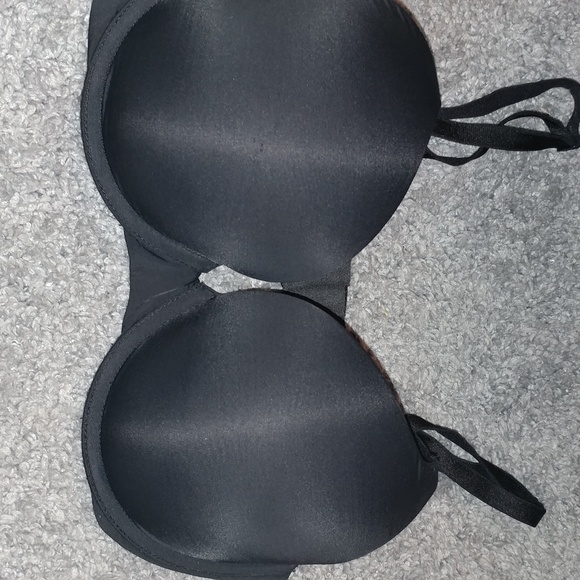 Victoria secret 32D bras - Picture 5 of 6